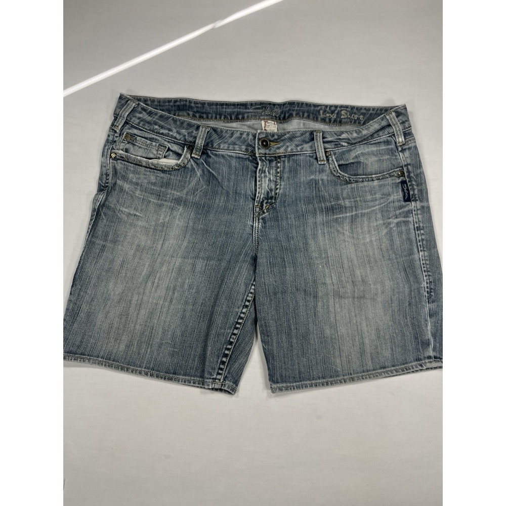 Silver Jeans Co. Denim‎ Shorts Light Wash Distressed Size 34x12 Relaxed Fit